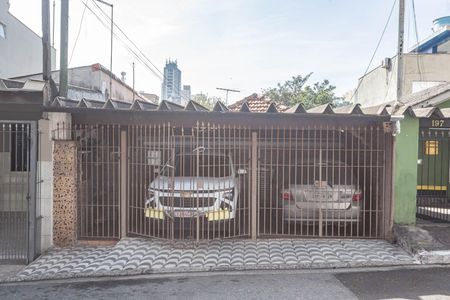 Casa à venda com 320m², 2 quartos e 2 vagasFachada
