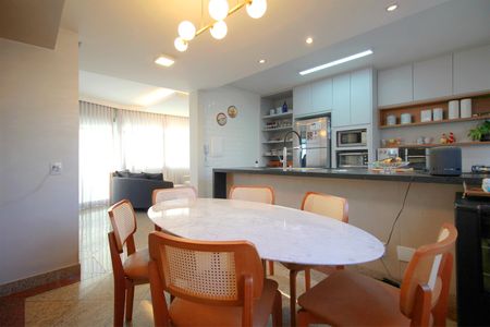 Apartamento à venda com 190m², 4 quartos e 2 vagasSala de Jantar