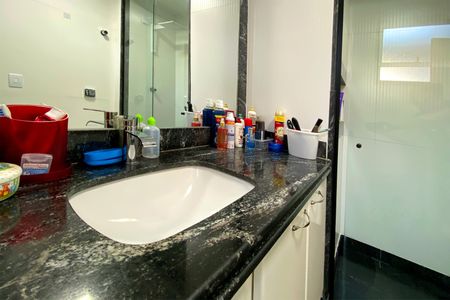 Apartamento à venda com 190m², 4 quartos e 2 vagasBanheiro da Suíte