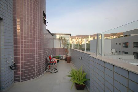 Apartamento à venda com 190m², 4 quartos e 2 vagasCobertura