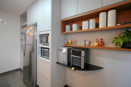 Apartamento à venda com 190m², 4 quartos e 2 vagasCozinha