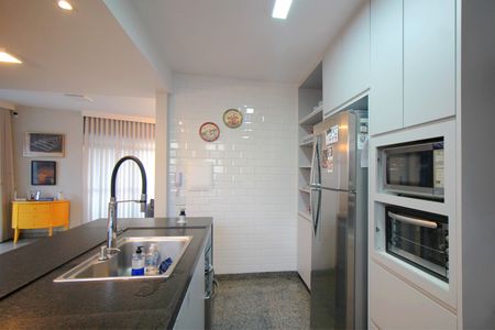 Apartamento à venda com 190m², 4 quartos e 2 vagasCozinha