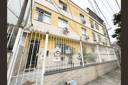 Apartamento à venda com 64m², 2 quartos e sem vaga Apartamento à venda com 64m², 2 quartos e sem vagaFachada com Placa