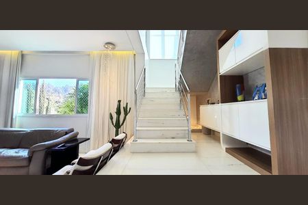 Casa à venda com 320m², 5 quartos e 3 vagas Casa à venda com 320m², 5 quartos e 3 vagasFoto 13