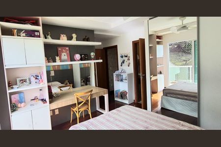 Casa à venda com 320m², 5 quartos e 3 vagas Casa à venda com 320m², 5 quartos e 3 vagasFoto 42