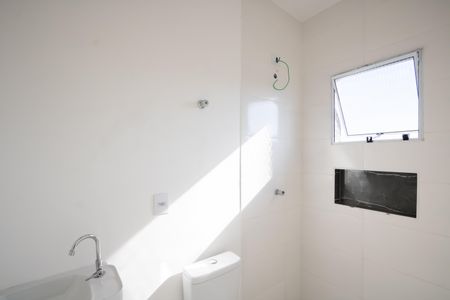 Casa à venda com 107m², 2 quartos e 2 vagas Casa à venda com 107m², 2 quartos e 2 vagasBanheiro da Suíte 2