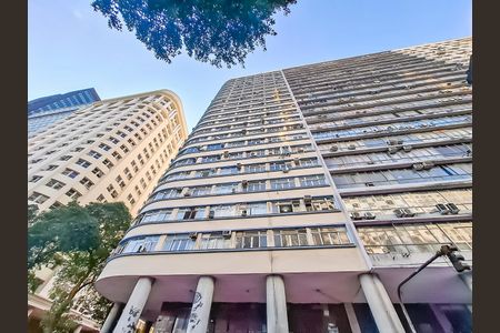 Studio à venda com 27m², 1 quarto e sem vaga Studio à venda com 27m², 1 quarto e sem vagaFachada do Prédio