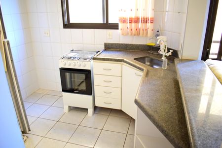 Cozinha de apartamento para alugar com 1 quarto, 34m² em Vila Ana Maria, Ribeirão Preto