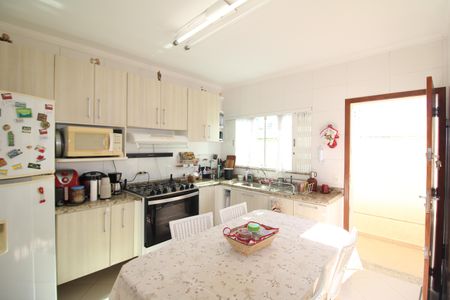 Casa à venda com 175m², 3 quartos e 3 vagasCozinha