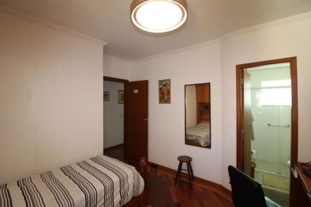 Casa à venda com 175m², 3 quartos e 3 vagasSuíte 2