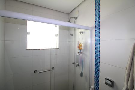 Casa à venda com 175m², 3 quartos e 3 vagasBanheiro da Suíte 2