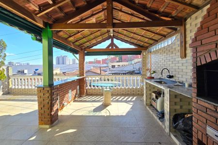 Casa à venda com 205m², 3 quartos e 3 vagas Casa à venda com 205m², 3 quartos e 3 vagasÁrea - Churrasqueira