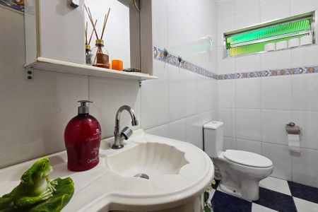 Casa à venda com 205m², 3 quartos e 3 vagas Casa à venda com 205m², 3 quartos e 3 vagasLavabo