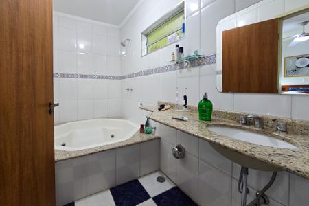 Casa à venda com 205m², 3 quartos e 3 vagas Casa à venda com 205m², 3 quartos e 3 vagasBanheiro - Suíte 1