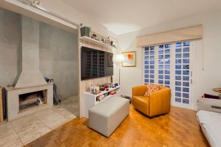 Casa à venda com 144m², 3 quartos e 2 vagas Casa à venda com 144m², 3 quartos e 2 vagasSala de Estar