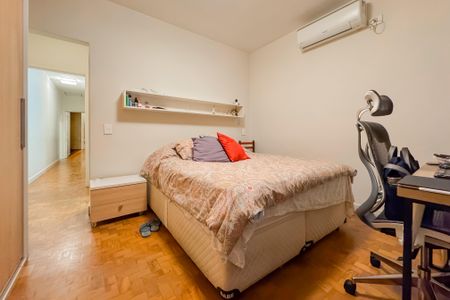 Casa à venda com 144m², 3 quartos e 2 vagas Casa à venda com 144m², 3 quartos e 2 vagasSuíte