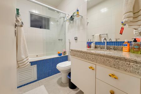 Casa à venda com 144m², 3 quartos e 2 vagas Casa à venda com 144m², 3 quartos e 2 vagasBanheiro Corredor