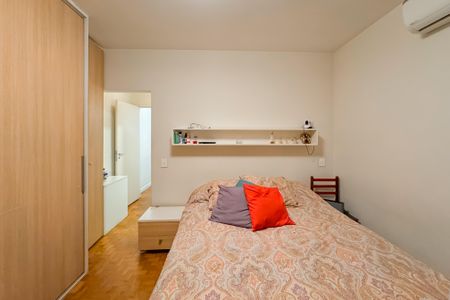 Casa à venda com 144m², 3 quartos e 2 vagas Casa à venda com 144m², 3 quartos e 2 vagasSuíte