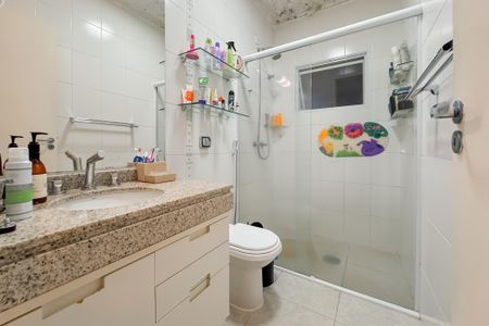 Casa à venda com 144m², 3 quartos e 2 vagas Casa à venda com 144m², 3 quartos e 2 vagasBanheiro da Suíte