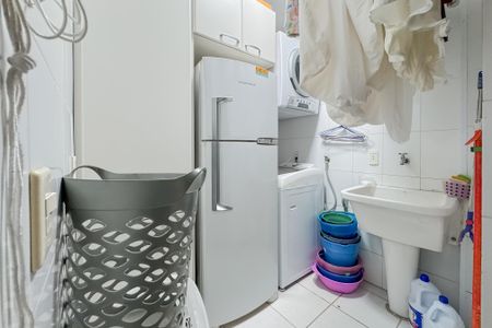 Casa à venda com 144m², 3 quartos e 2 vagas Casa à venda com 144m², 3 quartos e 2 vagasÁrea de Serviço