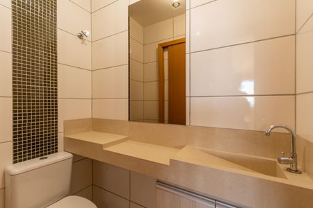 Apartamento à venda com 81m², 3 quartos e 2 vagas Apartamento à venda com 81m², 3 quartos e 2 vagasLavabo Sala de Jantar