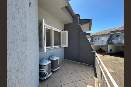 Casa de condomínio à venda com 144m², 3 quartos e 2 vagas Casa de condomínio à venda com 144m², 3 quartos e 2 vagasSacada do Quarto 2