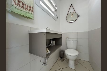 Casa de condomínio à venda com 144m², 3 quartos e 2 vagas Casa de condomínio à venda com 144m², 3 quartos e 2 vagasBanheiro 3