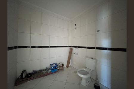 Casa de condomínio à venda com 144m², 3 quartos e 2 vagas Casa de condomínio à venda com 144m², 3 quartos e 2 vagasBanheiro da Suíte