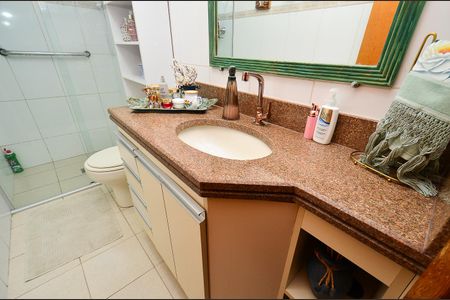 Apartamento à venda com 93m², 3 quartos e 1 vaga Apartamento à venda com 93m², 3 quartos e 1 vagaBanheiro Social