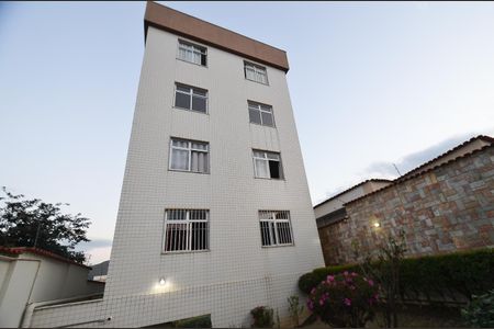Apartamento à venda com 93m², 3 quartos e 1 vaga Apartamento à venda com 93m², 3 quartos e 1 vagaFachada