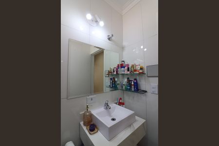 Casa à venda com 90m², 2 quartos e 2 vagasBanheiro Social