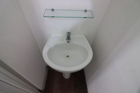 Casa à venda com 90m², 2 quartos e 2 vagasBanheiro de serviço