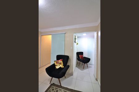 Casa à venda com 90m², 2 quartos e 2 vagasHall