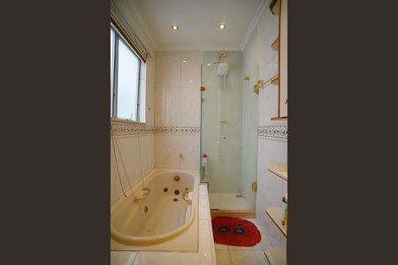 Apartamento à venda com 90m², 2 quartos e 1 vaga Apartamento à venda com 90m², 2 quartos e 1 vagaBanheiro da Suíte