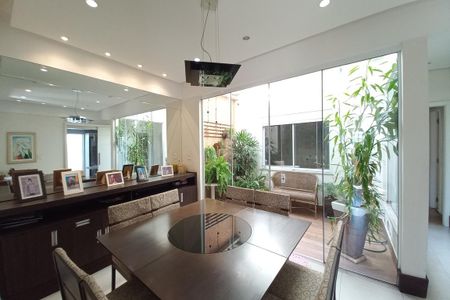 Casa à venda com 270m², 3 quartos e 3 vagas Casa à venda com 270m², 3 quartos e 3 vagasSala de Jantar