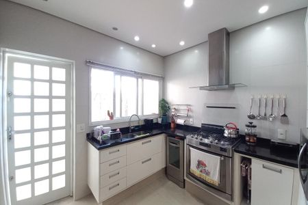 Casa à venda com 270m², 3 quartos e 3 vagas Casa à venda com 270m², 3 quartos e 3 vagasCozinha