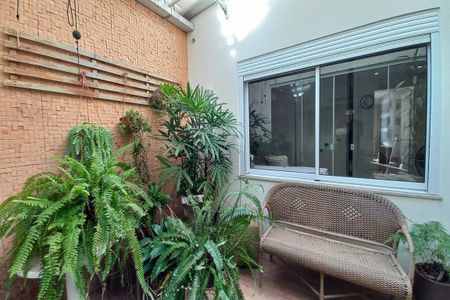 Casa à venda com 270m², 3 quartos e 3 vagas Casa à venda com 270m², 3 quartos e 3 vagasÁrea de Luz