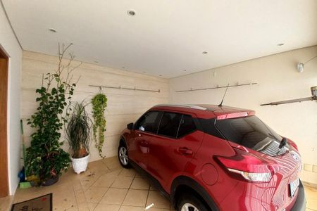 Casa à venda com 270m², 3 quartos e 3 vagas Casa à venda com 270m², 3 quartos e 3 vagasGaragem