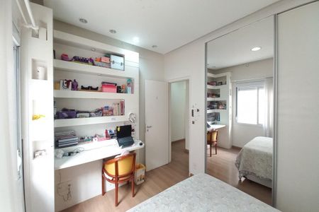 Casa à venda com 270m², 3 quartos e 3 vagas Casa à venda com 270m², 3 quartos e 3 vagasQuarto 2