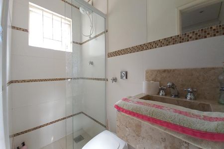 Casa à venda com 270m², 3 quartos e 3 vagas Casa à venda com 270m², 3 quartos e 3 vagasBanheiro do Escritório