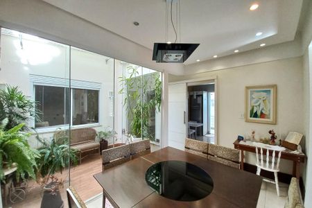 Casa à venda com 270m², 3 quartos e 3 vagas Casa à venda com 270m², 3 quartos e 3 vagasSala de Jantar