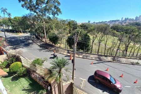 Casa à venda com 270m², 3 quartos e 3 vagas Casa à venda com 270m², 3 quartos e 3 vagasVista da Varanda