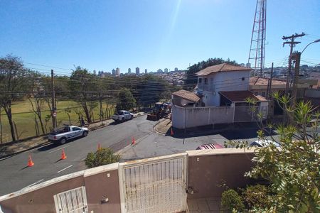 Casa à venda com 270m², 3 quartos e 3 vagas Casa à venda com 270m², 3 quartos e 3 vagasVista da Varanda