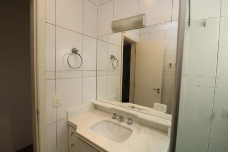 Casa à venda com 300m², 4 quartos e 3 vagasBanheiro Social