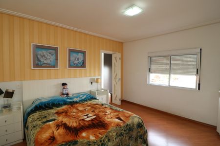 Casa à venda com 300m², 4 quartos e 3 vagasSuíte