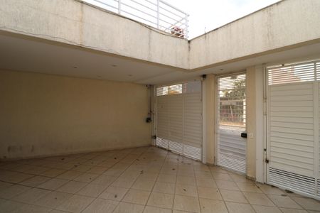 Casa à venda com 300m², 4 quartos e 3 vagasGaragem