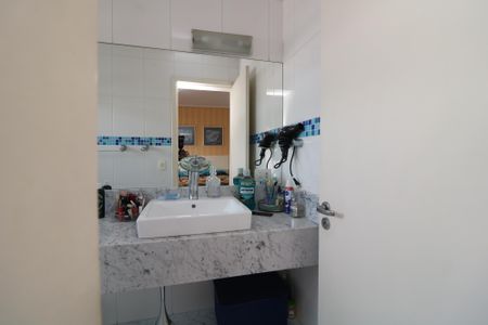 Casa à venda com 300m², 4 quartos e 3 vagasBanheiro da Suíte