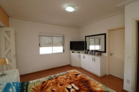 Casa à venda com 300m², 4 quartos e 3 vagasSuíte