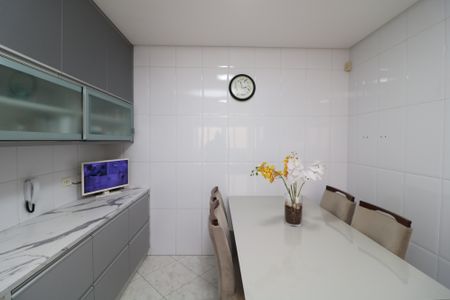 Casa à venda com 300m², 4 quartos e 3 vagasCozinha