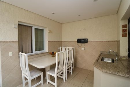 Casa à venda com 300m², 4 quartos e 3 vagasChurrasqueira